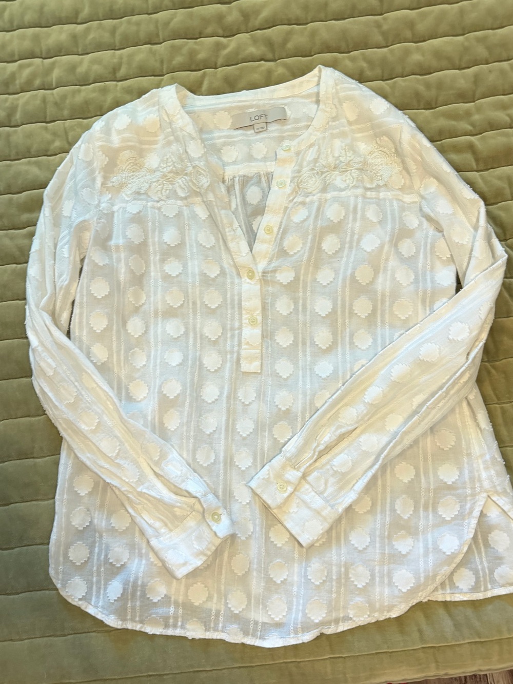 Women’s LOFT Dot-Embroidered Textured Sheer Button-Down Henley Blouse XS